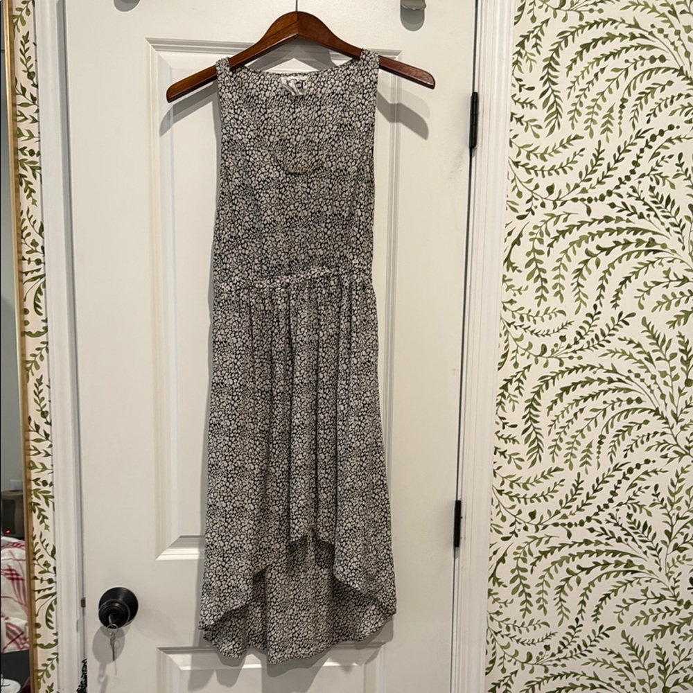 Elegant Blue and White Sleeveless Dress